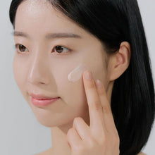 Cargar imagen en el visor de la galería, Bloqueador solar / Madagascar Centella Tone Brightening Tone-Up Sunscreen 50ml
