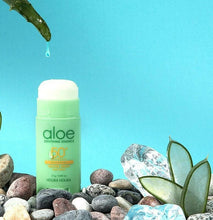 Cargar imagen en el visor de la galería, Bloqueador solar en barra de Aloe vera SPF 50+ / Water Tok Sun Stick
