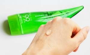 Gel multiuso calmante e hidratante con un 99% de Aloe vera / Soothing Gel