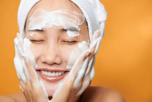 Cargar imagen en el visor de la galería, Espuma de limpieza facial con extracto de oliva / Daily Fresh Cleansing Foam Olive

