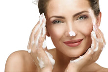Cargar imagen en el visor de la galería, Espuma de limpieza facial con extracto de oliva / Daily Fresh Cleansing Foam Olive
